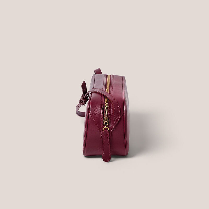 STELLA EAST-WEST BAG LEATHER