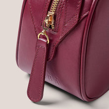 STELLA EAST-WEST BAG LEATHER