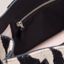 TER EAST-WEST BAG ZEBRA